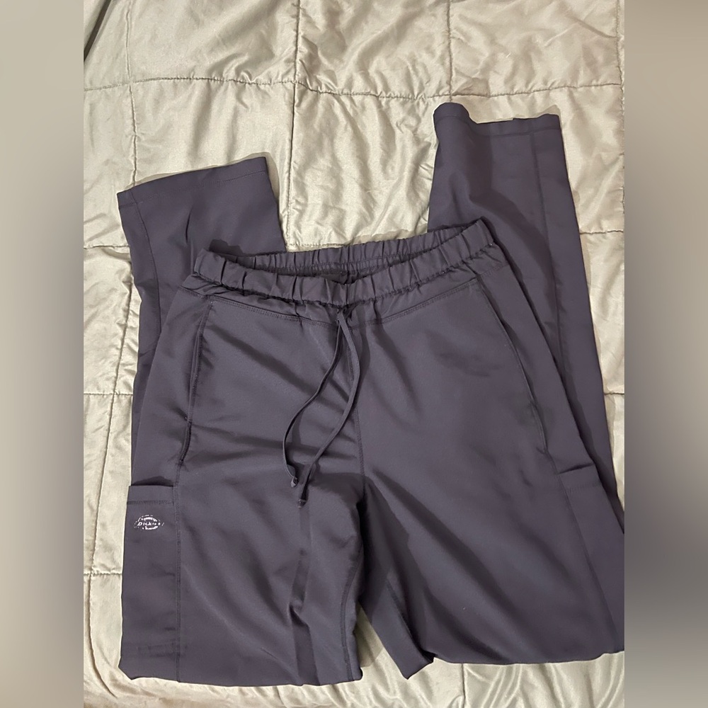Dickies Black scrub pants in Medium Tall